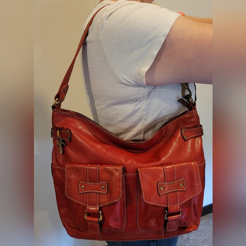 Fossil Red Leather Double Front Utility Pocket Hobo Shoulder Bag - Picture 10 of 11